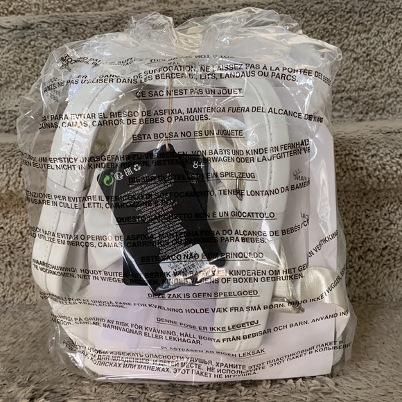 Disney Minnie Mouse back pack. New with tags. - Picture 2 of 2